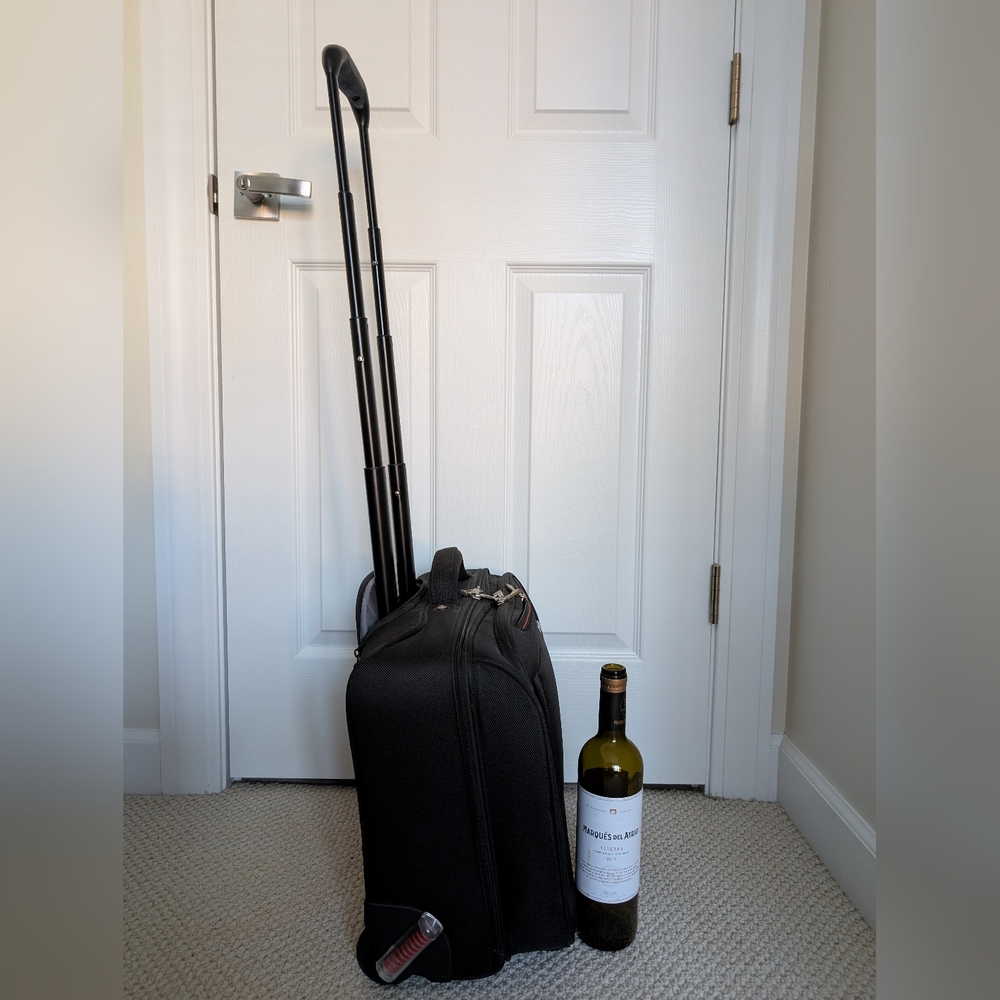 SOLO New York 16" Rolling Underseat Business Suitcase Laptop Carry On Luggage - Picture 14 of 16